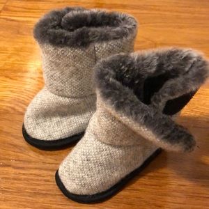 Baby boy or girl booties size 0-12 month